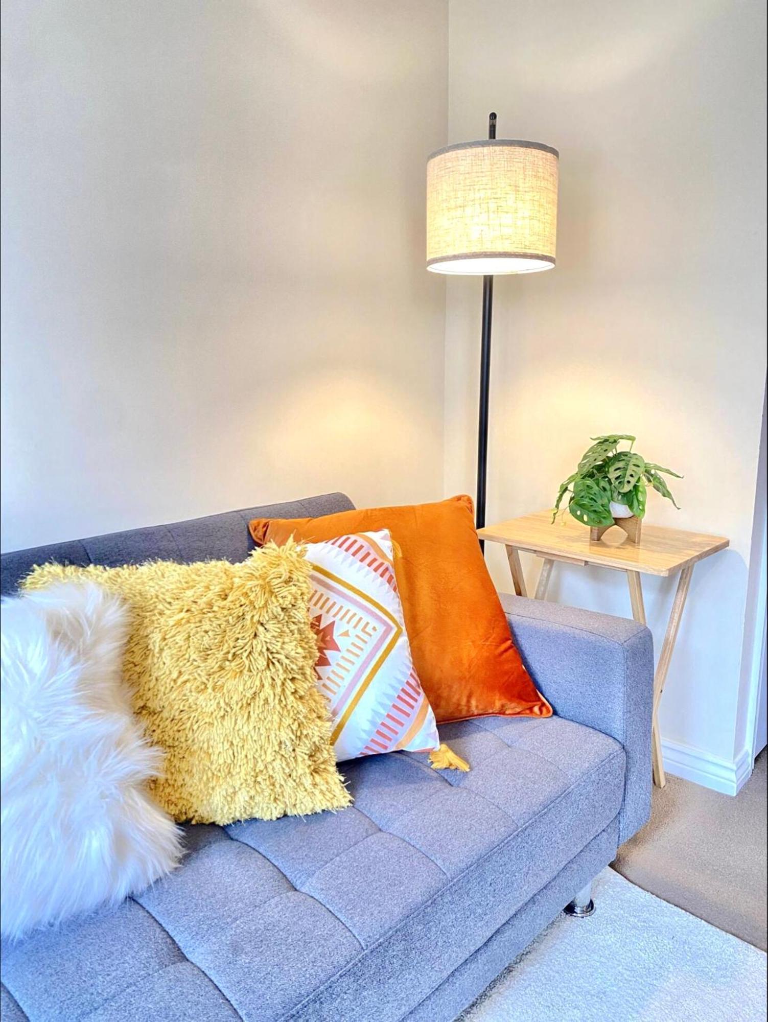 Free Private Parking! Oakley House And Garden! Fully Equipped 4 Comfy Beds Villa Corby Ngoại thất bức ảnh